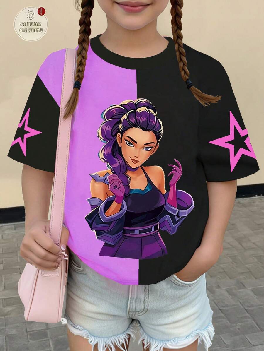 一件可爱酷炫的韩流女孩图案黑紫拼接短袖上衣，宽松版型，适合所有季节——春、夏、秋、冬，是送给年轻女孩的绝佳圣诞礼物。