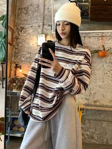 DAZY 女士条纹圆领落肩长袖字母印花休闲T恤 - 彩色 - 查看 8