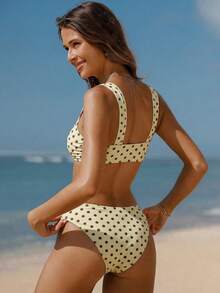 Swim Mod 女士新款波点印花宽肩带U领比基尼套装，露脐上衣和高开衩比基尼泳裤，性感夏季泳装 - 彩色 - 查看 2