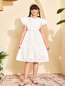 SHEIN Girls' Casual Minimalist Daily Style White Embroidered Bow Sleeveless Dress, Cap Sleeve Design, Embroidered Fabric, Bow Collar, Suitable For Commuting, Outings, School And Other Daily Activities - White - View 4