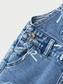 SHEIN Young Girl Bow Print Denim Bib Pants, Suitable For Easter, Spring Festivals, Children's Day, Back To School Season - Medium Wash - View 6