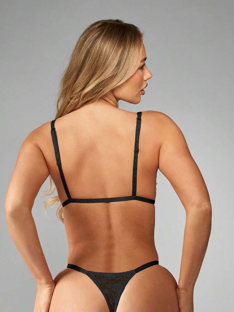 MISSGUIDED Lace Double Strap Bra And Thong Intimate Set With Scalloped Trim Contrast Piping Valentine's Day Lingerie