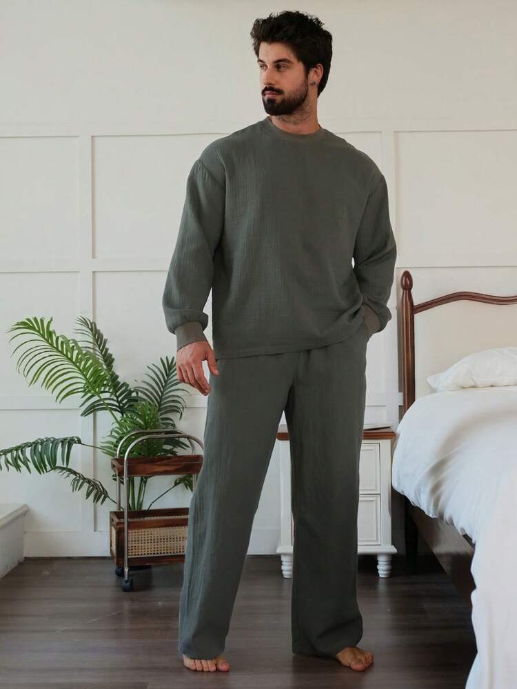 Green T-Shirt And Pants Men's Loungewear Set, Autumn