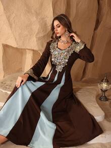 Al Najma Vestido largo de línea A con cintura ceñida, manga larga, cuello con parches de tejido de punto, chifón y cuentas, elegante, adecuado para primavera y otoño - Multicolor - Ver 7