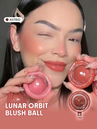 Blush Lunar Orbit Ball-Astrid CrèMe Blush CrèMe Non DéColorant Multi-Usage Forme De Vaisseau Spatial Pigment Naturel Non Gras Maquillage Pour Le Visage Estompable Rare,Rouge Marque Beauté Visage Maquillage CosméTique Pour Femmes Filles Parfait Pour Hiver IdéAl Pour Y2K ÉLéGant Mode Adapté Pour Anniversaire Xmas Cadeau FêTe PrêT Meilleure Couleur