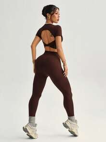 Dewbera 1 Set Coffee Brown Seamless Women's Short Sleeve Sports Set,Backless Contrast Waist Design,Summer Athleisure Gym Yoga Workout Legging Two Piece Set - Coffee Brown - View 2