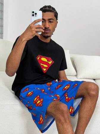 SUPERMAN X SHEIN 男士徽章图案短袖上衣和短裤家居服套装