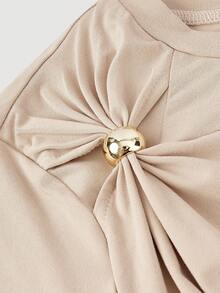 SHEIN MOD 女士金属串珠杏色开衩短袖T恤，夏季时尚，不对称上衣，开衩设计，夏季上衣，复古，老钱风，外出上衣。棕色和米色短袖上衣两件套 - 彩色 - 查看 3