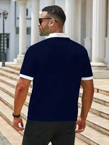 Manfinity Homme 大尺碼男士V領滾邊 Polo 衫，休閒日常穿著與辦公通勤，夏季男士 T 領 T 恤，男士 Polo 衫，男士領子襯衫 - 藏蓝色 - 查看 2