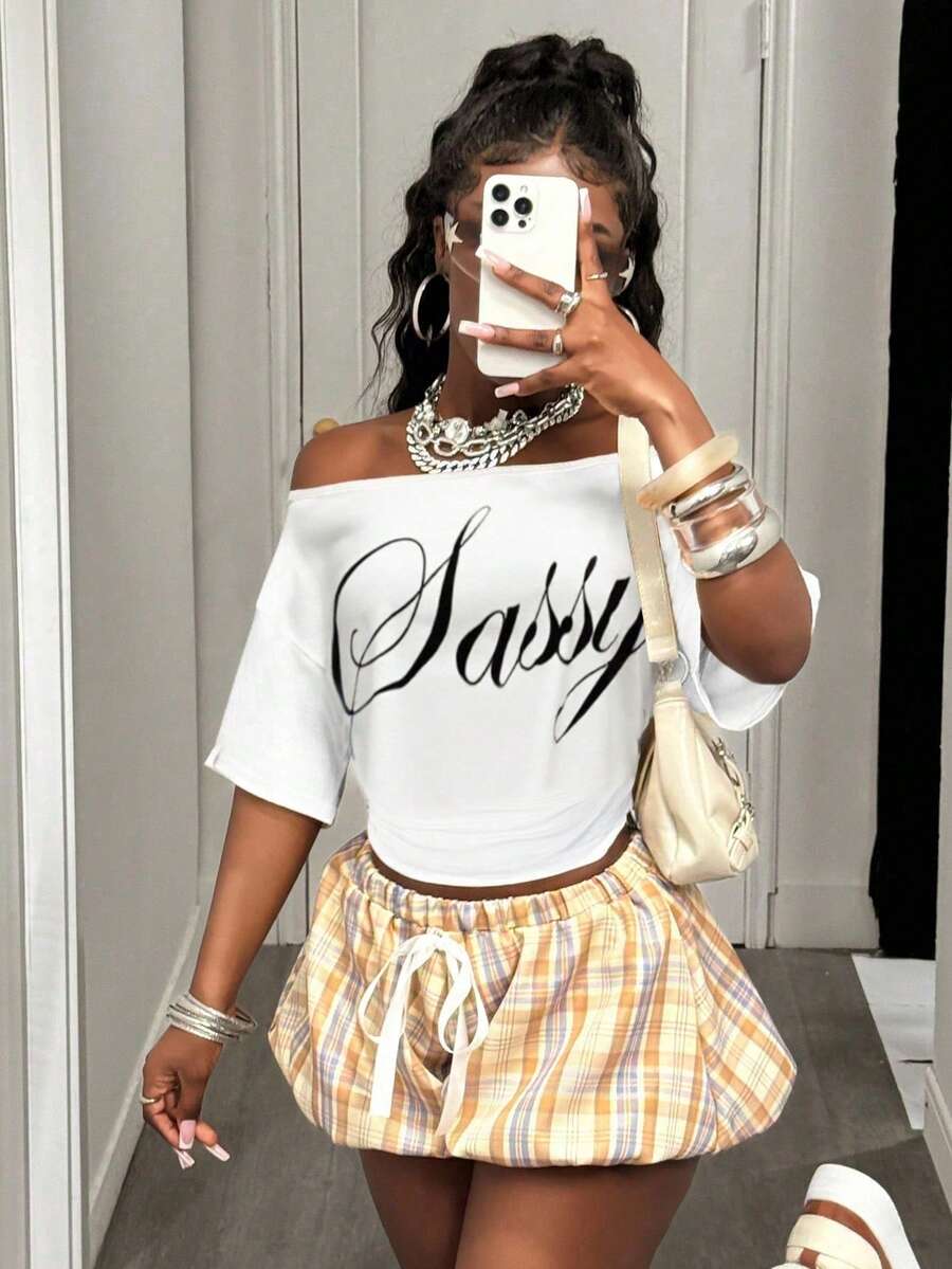 BamGleam 女士休闲不对称领口字母数字印花短款T恤，夏季 - 白色 - 查看 1