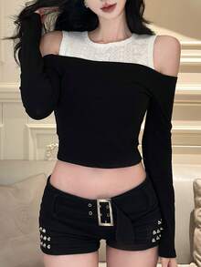 DAZY Áo thun nữ tay dài dáng ngắn ôm sát, phối ren tương phản, hở vai. - màu đen - Xem 8