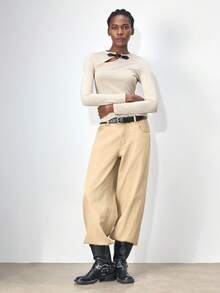 Maija 女士不对称镂空皮革纽扣装饰休闲上衣，适合都市通勤、商务休闲、优雅场合、情人节、夏季婚礼宾客、假日穿着。 - 卡其色 - 查看 2