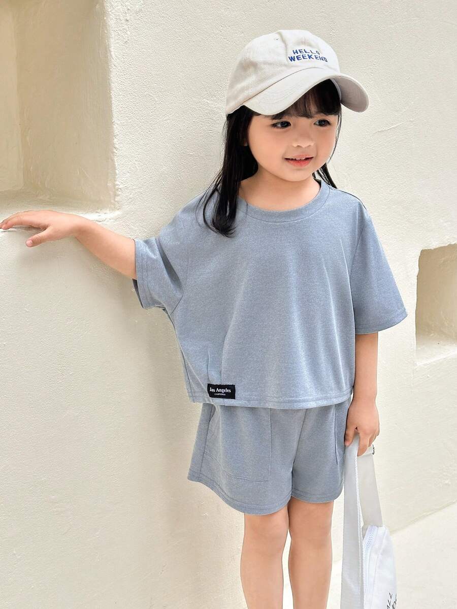 SHEIN Little Byeori Young Girl Casual Fashion Round Neck Short Sleeve Cropped Top And Shorts Set,Kids