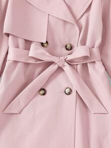 SHEIN 年轻女孩编织双排扣翻领宽松长款法式风衣、派克大衣、风衣、休闲军事风格、适合通勤和户外穿着、适合通勤和户外穿着、春夏秋冬、女童 Y2k 服装、女童金属夹克、女童 Y2k 服装、Y2k 夹克、银色夹克、儿童坏人服装、年轻女孩服装、适合万圣节、返校季、妈妈、姐姐和我的搭配。