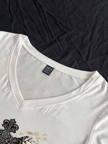 SHEIN HypeZone 女士夏季V领紧身T恤，朋克亚文化翅膀十字架动漫印花短袖V领T恤，白色 - 白色 - 查看 5