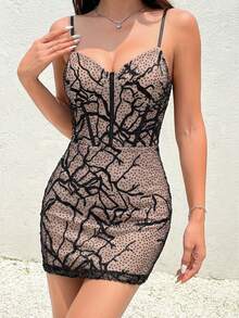 Vestido corto mujer tirantes bustier estampado moderno escote en V detalles bordados ajuste ceñido tela ligera ideal para ocasiones especiales noche de fiesta sexy - Beige y negro - Ver 1