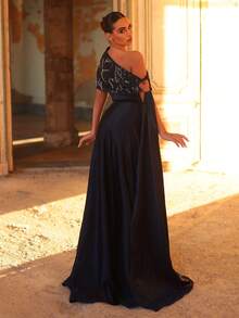 Aureia 优雅奢华的法式刺绣蕾丝不对称肩部串珠花卉连衣裙，适合晚礼服、商务正式场合、宾客礼服、正式礼服、情人节等场合。 - 藏蓝色 - 查看 2