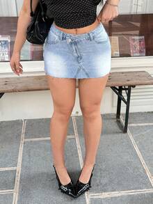 SHEIN EZwear Chân váy ngắn denim mài bạc kiểu dáng thời trang thường ngày, cài khuy chéo. - Rửa nhẹ - Xem 6