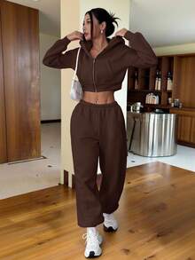 SHEIN EZwear Bộ đồ thể thao nữ thường ngày đơn giản, màu trơn, tay rớt, có khóa kéo, gồm áo hoodie và quần dài, màu nâu, thích hợp cho việc đi làm. Bộ 2 món, đồ mặc nhà, bộ đồ thể thao nữ. - màu nâu - Xem 4