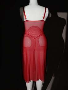 SHEIN Conjunto de 2 piezas de lencería sexy y romántica de talla grande para el Día de San Valentín, con vestido de malla transparente con adorno de encaje rojo + tanga - Rojo - Ver 9