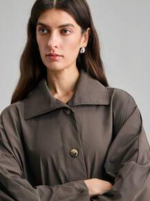 Ontre Áo khoác dáng dài tay, màu trơn, chất liệu vải dệt, cài cúc, dáng rộng, thích hợp cho công sở và sinh hoạt thường ngày, phù hợp cho ngày Quốc khánh, phong cách thành thị tối giản, thoải mái, thanh lịch, ngày Nhà giáo, tay dài, kiểu dáng thường ngày, thời trang, được ưa chuộng dành cho nữ. - Xám - Xem 6