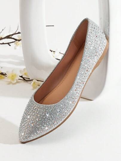 SHUZIA 女士尖头水晶装饰亮片银色平底鞋——闪耀、优雅，适合婚礼穿着