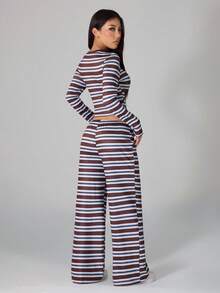 SHEIN PETITE 女士休闲家居睡衣套装，包含条纹圆领长袖T恤和宽松直筒条纹裤，适合日常穿着、运动以及秋冬季节。 - 彩色 - 查看 3