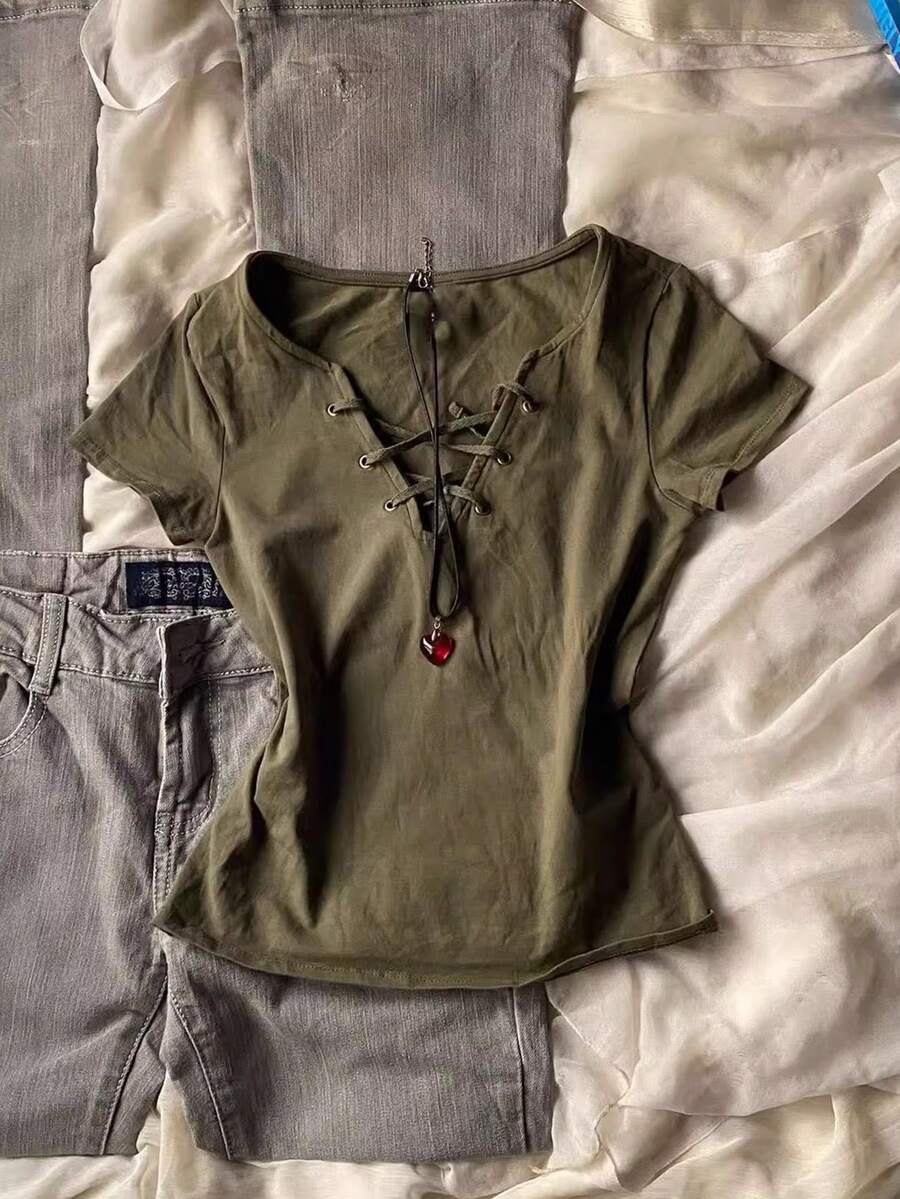 SHEIN Áo thun nữ tay ngắn màu trơn, kiểu dáng thường ngày, thắt nơ phía trước.