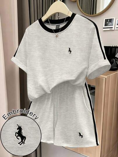 GlowEve 女士时尚休闲运动风刺绣撞色侧条纹圆领宽松T恤和高腰抽绳斜口袋宽松休闲运动短裤2件套