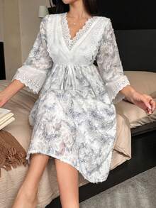 DAZY Cute Embroidered Lace Patchwork Butterfly Print Plush Fabric Loose Women Nightgown