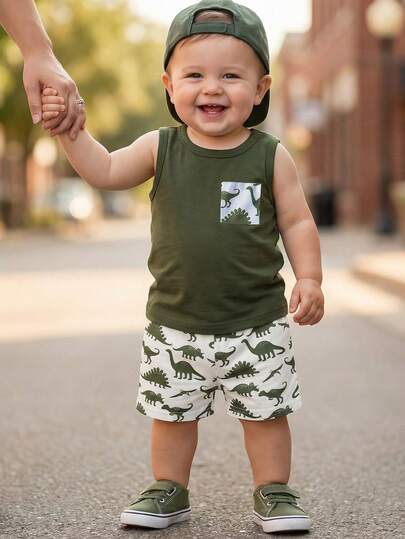 SHEIN 一套男婴时尚简约可爱恐龙印花仿口袋设计上衣和恐龙印花短裤套装，夏季