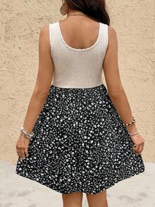SHEIN Vestido de maternidad y lactancia con cuello de barco y estampado floral sin mangas - Negro - Ver 2