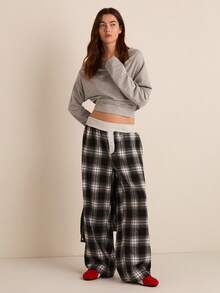 SHEIN EZwear 女士纯色褶皱不对称领长袖套头卫衣，适合毕业季、返校季、毕业典礼、教师节等场合，秋冬季返校季必备单品