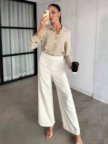 Lavishia Áo sơ mi nữ dài tay màu trơn cài cúc phía trước, kiểu dáng thanh lịch, thích hợp cho công sở, phong cách thường ngày, phù hợp cho kỳ nghỉ xuân, ngày lễ tình nhân. - Màu be - Xem 4