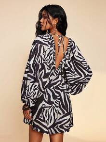 Travachic 女士V领印花迷你连衣裙，度假风，春夏款 - 黑與白 - 查看 2