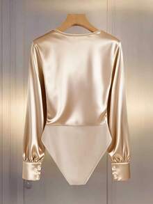 Franclia 2026春秋新款圆领串珠连体衣，针织面料亲肤舒适，杏色，长袖修身连体衣，可外穿或内搭，通勤百搭，女士秋冬连体衣套装，新款连体衣套装，长袖开衩纽扣装饰。 - 杏色 - 查看 2