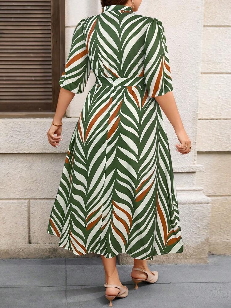 Abito lungo da donna taglie forti a righe marroni con stampa a foglie, scollo a V, vita con laccio, maniche a 3/4, design con bottoni a contrasto sul davanti, elegante e raffinato, snellente, adatto per scuola, laurea, vacanze, San Valentino, festival musicali, festa della mamma, Ognissanti, Ringraziamento, Pasqua, Festa nazionale, balli, appuntamenti, feste, matrimoni, gite all'aperto - Verde militare - Visualizzare 2