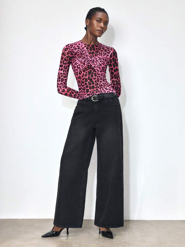 SHEIN Maija Women's Fashion Leopard Print Twist Front Fitted Top, Suitable For Urban Commute, Business Casual, Elegant For Dates, Weddings, Vacations In Spring/Summer