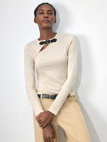 Maija 女士不对称镂空皮革纽扣装饰休闲上衣，适合都市通勤、商务休闲、优雅场合、情人节、夏季婚礼宾客、假日穿着。 - 卡其色 - 查看 6