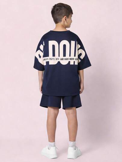 مجموعة قميص وشورت بتصميم كوري فضفاض مناسب للمراهقين، بطبعة حرفية على الرقبة المستديرة وأكمام قصيرة، مناسب للذهاب للمدرسة والأنشطة اليومية والرياضة في الربيع والصيف، قطعتان