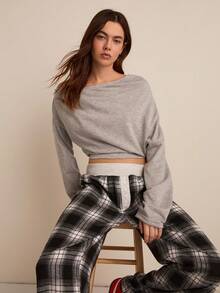 SHEIN EZwear 女士纯色褶皱不对称领长袖套头卫衣，适合毕业季、返校季、毕业典礼、教师节等场合，秋冬季返校季必备单品