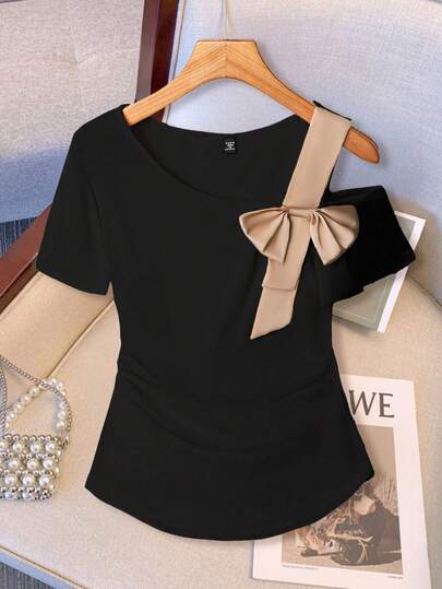 GlowEve CURVE Camiseta de manga corta con lazo y decoración de color contrastante para mujer de talla grande, tops elegantes y lindos con lazo negro, camisas de lazo negro, tops de manga corta elegantes para mujer