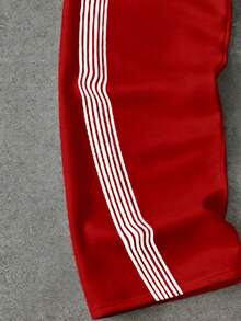 Manfinity Roghcode 宽松街头风白色弧形条纹星形印花红色直筒保暖运动裤，男士长裤 - 紅色 - 查看 3