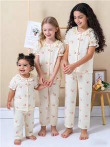 SHEIN Vintaside Kids Bộ đồ ngủ mặc nhà 2 mảnh in hình trái tim ngọt ngào dành cho các cô gái trẻ - Nhiều màu - Xem 1