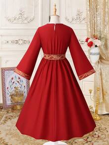 SHEIN Đầm đen sang trọng thêu hoa vàng lấp lánh dành cho bé gái tuổi teen, kiểu dáng cổ điển thanh lịch và đa năng. - Màu Đỏ Sâu - Xem 2