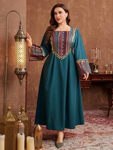 Al Najma Plus Size Women Patchwork Tassel Decor Waist A-Line Vacation Arabian Dress - Green - View 5
