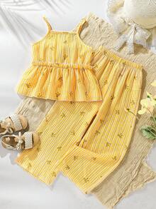 Set de 2 piezas para niñas jóvenes con top de tirantes con estampado de rayas y moño, y pantalones de pierna ancha con volantes, dulce y fresco, para verano - Amarillo - Ver 1