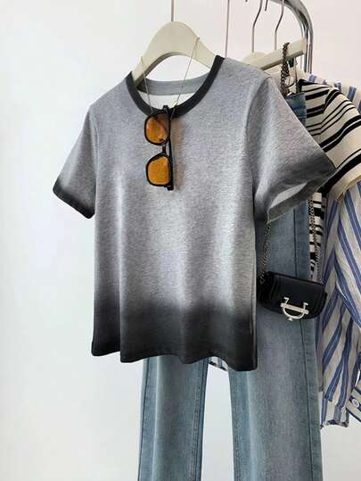 Resyla Nuevo estilo de gran , camiseta de manga corta gris degradado difuminado de alta gama para mujeres, perfecta para ir de compras y salir con amigas, estilo versátil y llamativo para primavera y verano