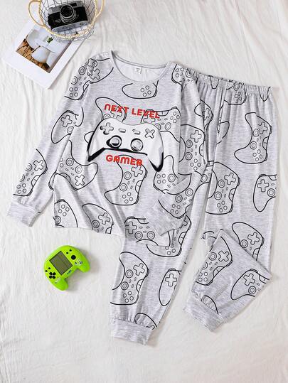 Conjunto de pijama de manga larga y pantalones estilo gamer para hombres, con estampado de todo el controlador de juego gris + eslogan "NEXT LEVEL GAMER", conjunto cómodo y casual de 2 piezas con temática de esports