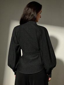 Aveloria Modichic 立领长袖人字纹衬衫，腰部系带设计，宽松版型，小众风格外套 - 黑色 - 查看 2